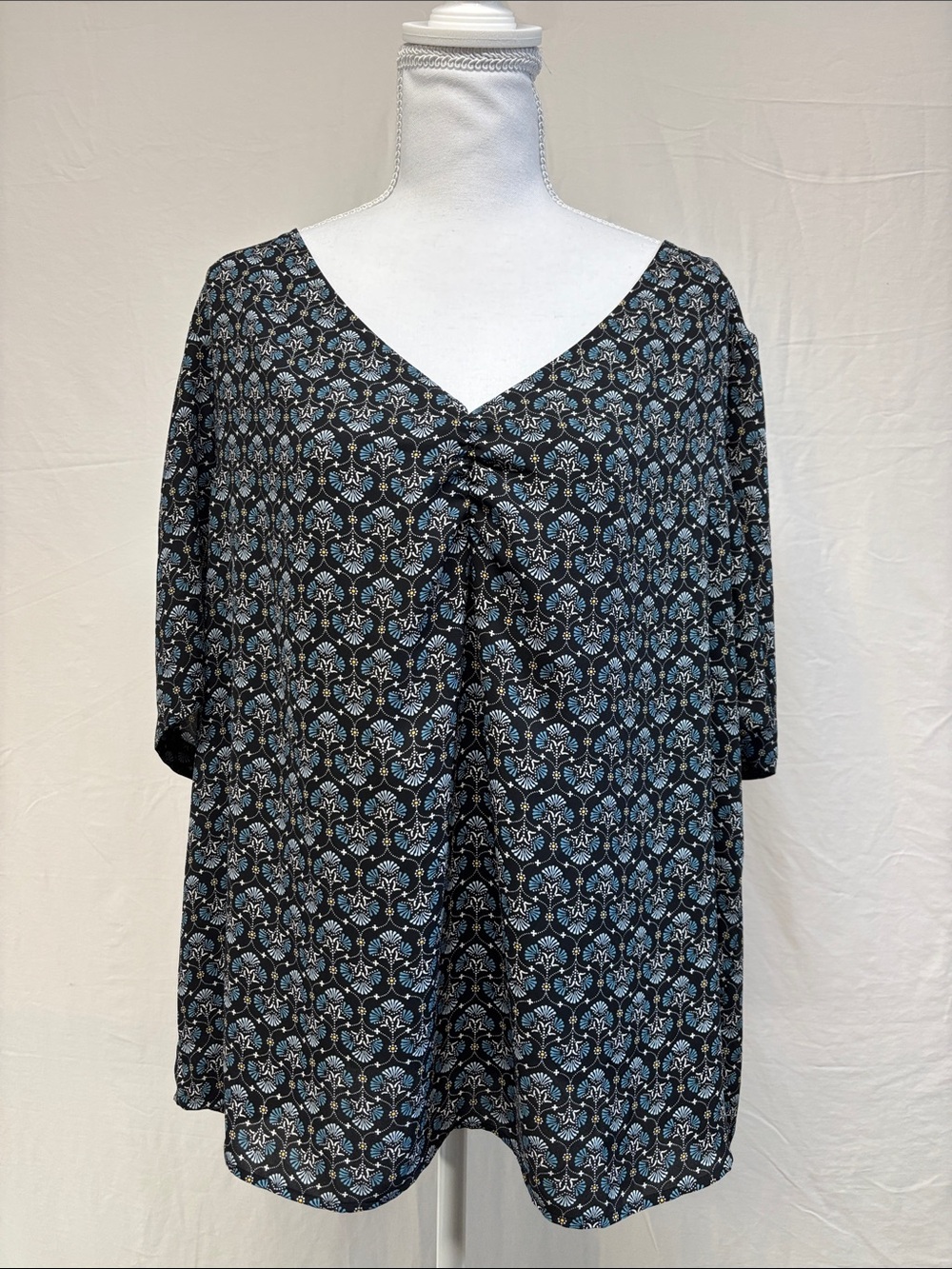 LOFT Navy and Light Blue Floral V-Neck Tie-Front Tunic